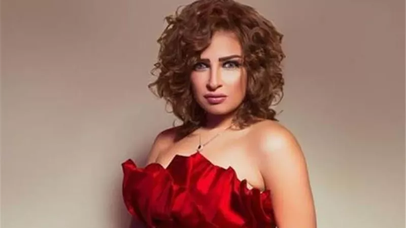 عقد قران الفنانة منة جلال من رجل اعمال شهير .. شاهد