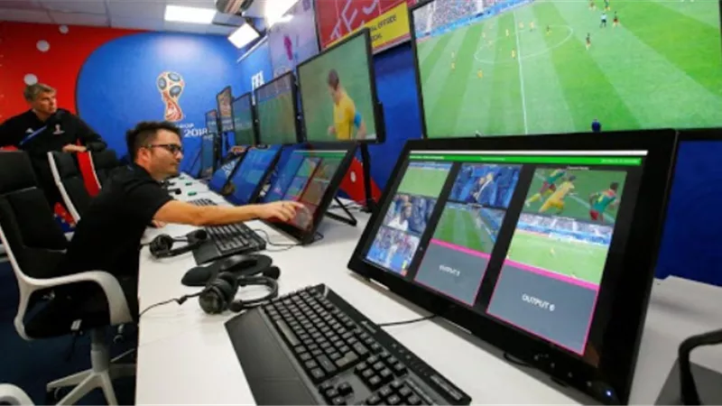 لجنة الحكام تتمسك بـتطبيق تقنية الفيديو فى الدورى
