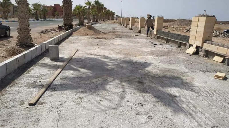 متابعة أعمال التشييد والبناء في كورنيش الطور و ممشي أهل مصر
