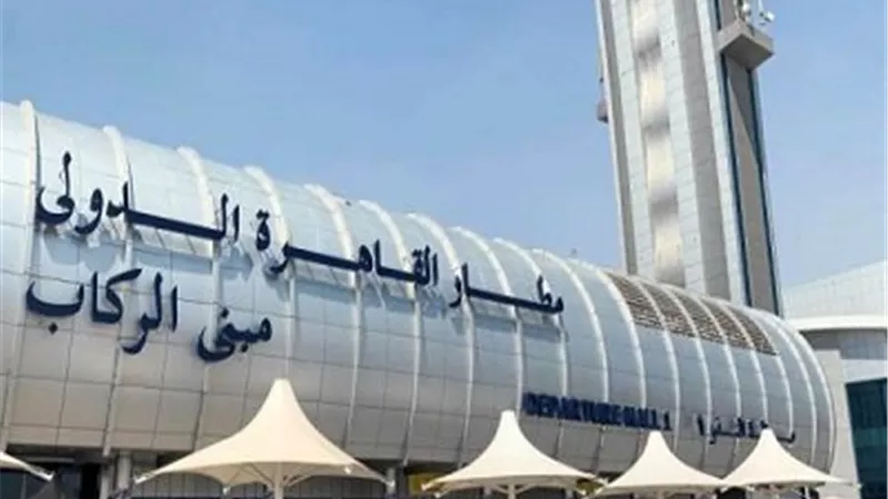 مطار القاهرة يستقبل 174 مصرياً من العالقين فى قطر