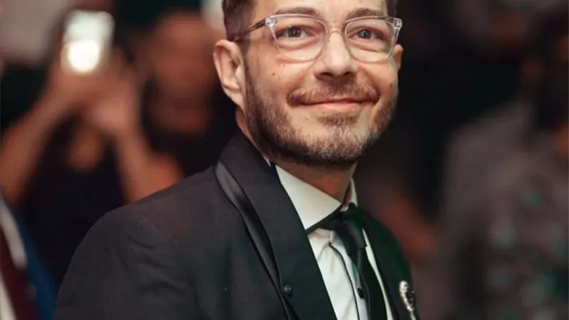 أحمد زاهر: 