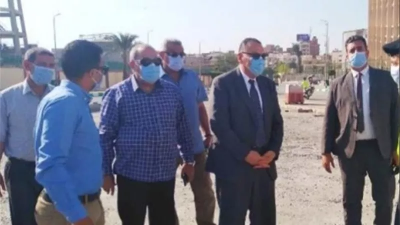 محافظ الشرقية يتفقد تطوير الممشى السياحى والقناطر ونفق عرابى بالزقازيق