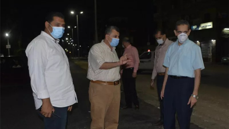 14 مخالفة حظر وغلق وتشميع 4 محال بعد جولة ليلية بطنطا