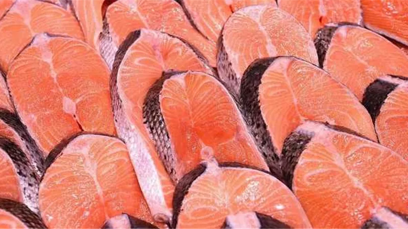 اكتشاف فيروس كورونا في السلمون