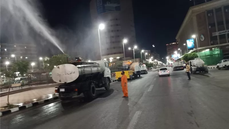 حملات تطهير ونظافة مستمرة بمراكز وأحياء أسيوط