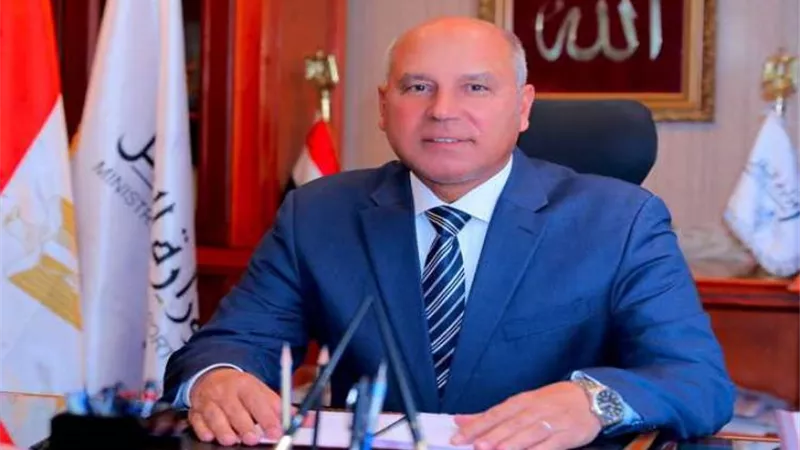 الوزير :وصول أول قطار مترو جديد للعمل بالخط الثالث ميناء الاسكندرية