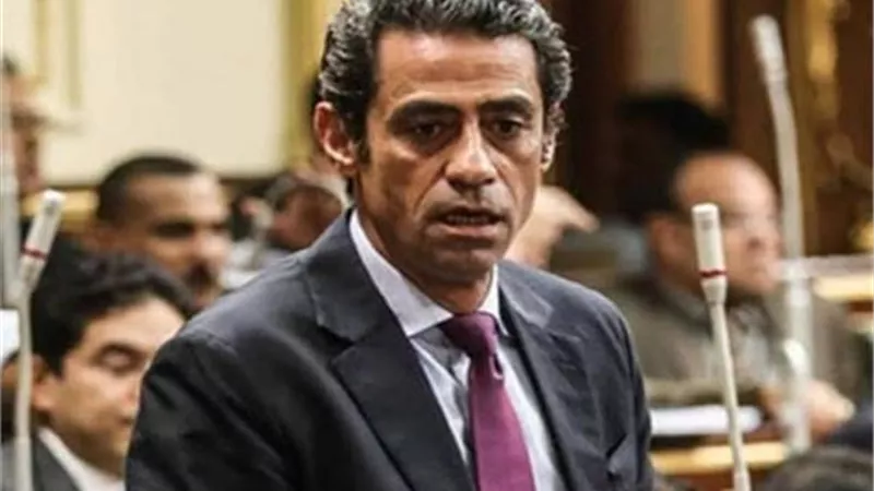 النائب مصطفى الجندى يشيد باستجابة وزير التموين لاقتراحه بطرح الكمامات على البطاقات