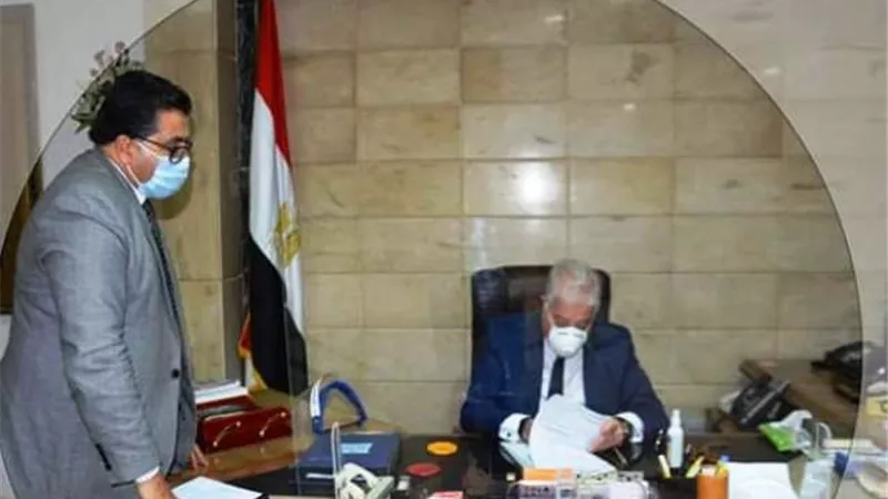 محافظ جنوب سيناء يعتمد تنسيق القبول للثانوى العام والفني.. تعرف على درجات القبول بالصور