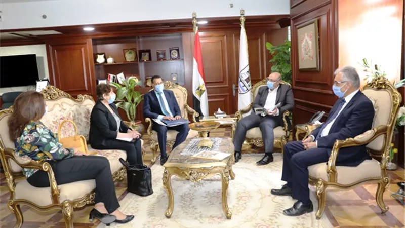 محافظ بني سويف يلتقى مسئولي الهيئة القبطية الإنجيلية