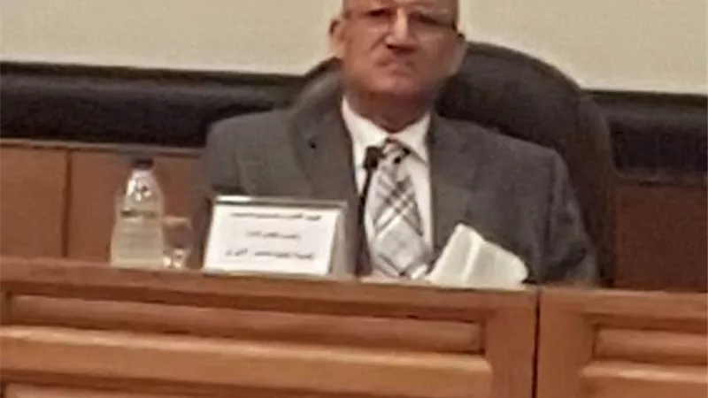 الطيار رشدي زكريا: مصر للطيران تسعى للحصول على قرض بقيمة 3 مليارات جنيه لتسديد التزاماتها