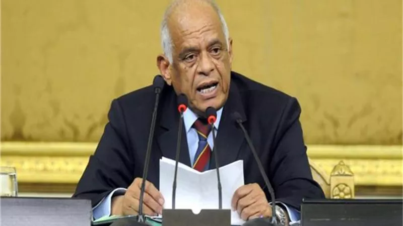 عبدالعال مشيدا بجهود هيئة الشراء الموحد : فكرة عبقرية ويعملون فى صمت