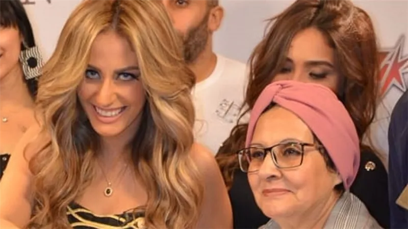 بعد إصابتها ووالدتها .. نهال نبيل تجري المسحة الثانية لفيروس كورونا