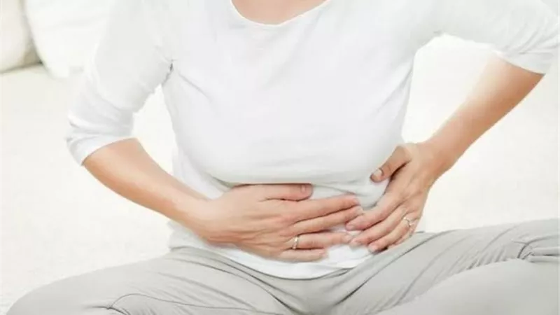 3 حيل سريعة للقضاء على غازات البطن بدون أدوية