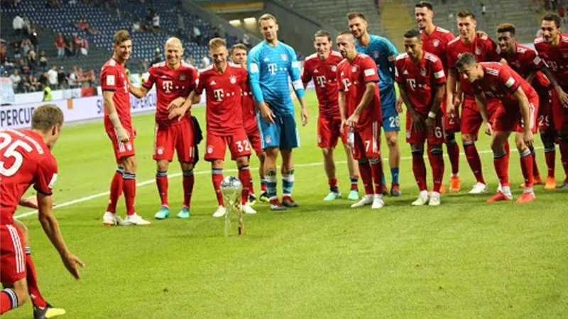 للمرة الثامنة على التوالى.. بايرن ميونيج بطلًا للدورى الألمانى رسميًا