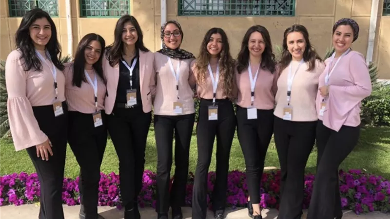 طالبات كلية الإعلام بجامعة مصر الدولية يطلقون أول مبادرة شبابية للحفاظ علي المواصلات العامة