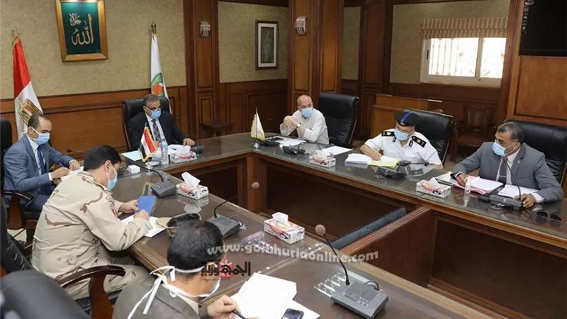 محافظ سوهاج يناقش استعدادات المحافظة لإمتحانات الثانوية العامة..صور