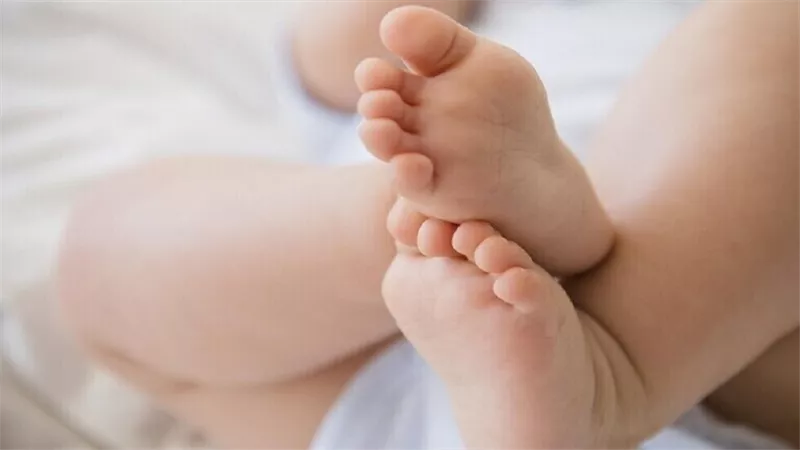 بكاء شديد يتسبب بانهيار رئتي طفلة حديثة الولادة