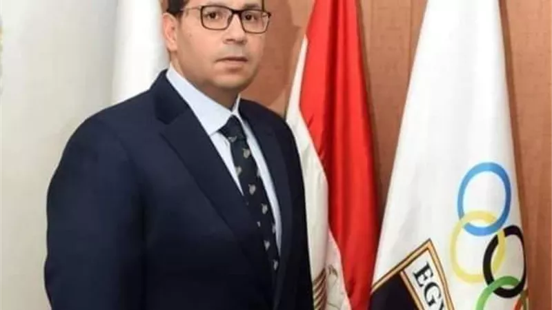 عمالقة السباحة وأبناء اللعبة يحكون مشوار ياسر ادريس الرياضى خلال ٤٥ عاما بالفيديو