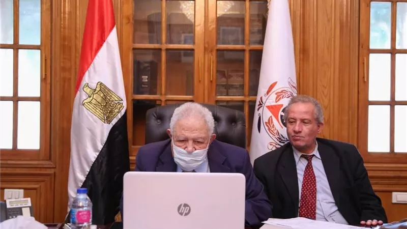 بالصور.. اجتماع 
