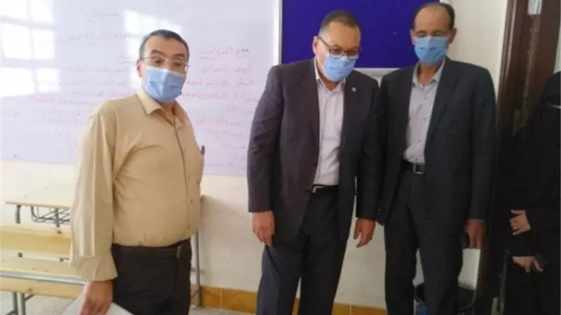 محافظ الشرقية يواصل متابعاته للجان الثانوية العامة بتفقد مدارس بلبيس .صور