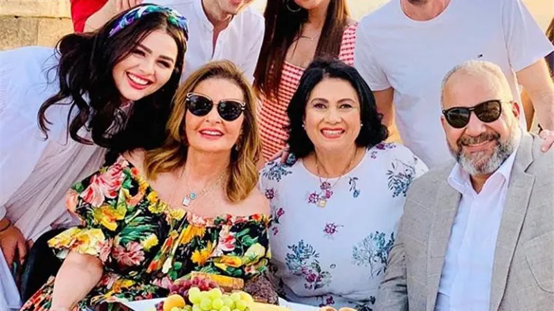 شاهد .. ماذا قالت يسرا لـ بيومى فؤاد فى عيد ميلاده