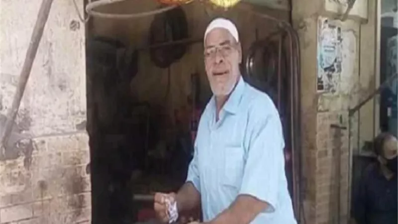 إيساف معلقا على عمل حسين أبو حجاج فى ورشة السيارات.. 