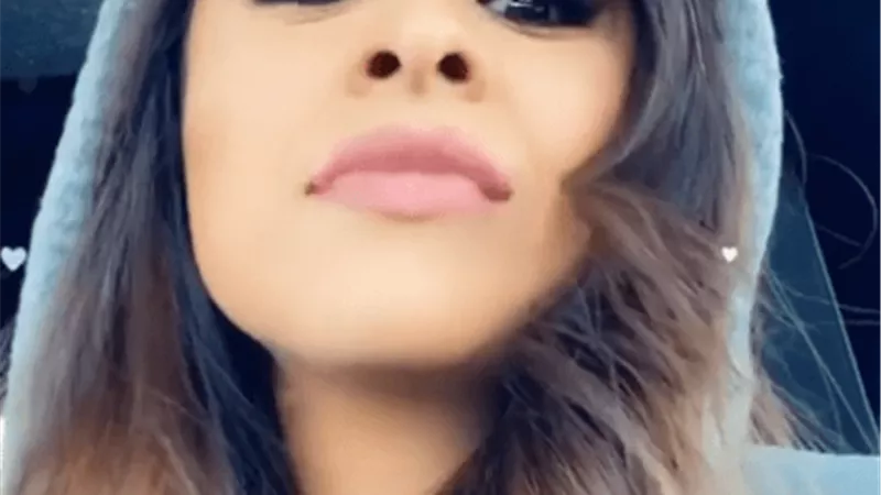 ياسمين عبد العزيز ترقص على أغنية لعمرو دياب.. شاهد