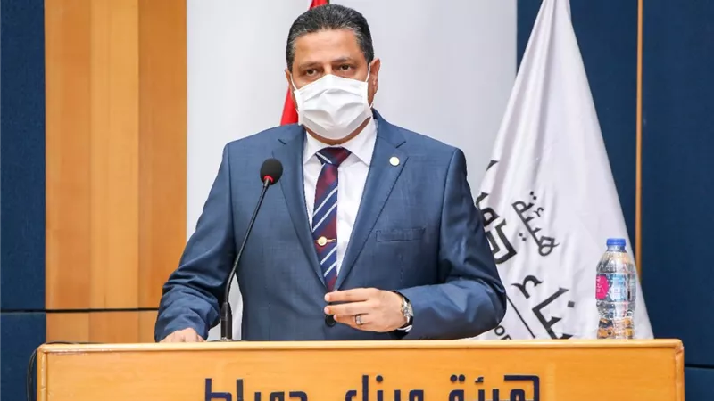 فى ظل إجراءات إحترازية مشددة اللواء وليد عوض يستعرض إنجازات ميناء دمياط