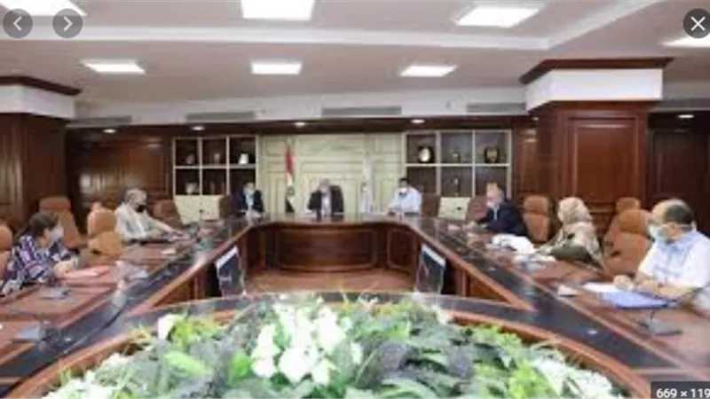 مناقشةخطة تنمية محيط محور عدلي منصور ببنى سويف