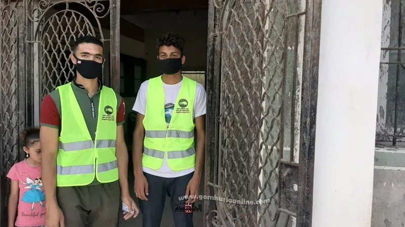 فى اطار مبادرة اهالينا غاليين علينا مستقبل وطن يساعد فى صرف معاش تكافل وكرامة بكفرالشيخ