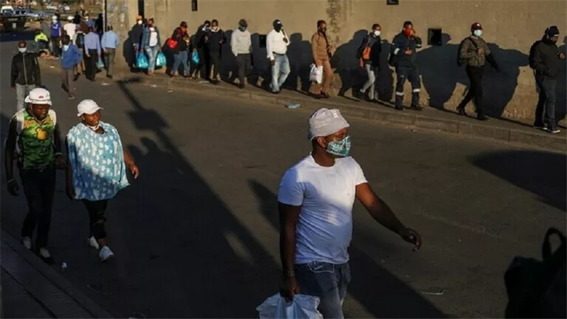 انهيار أرضي في ساحل العاج يودي بحياة 13 شخصا