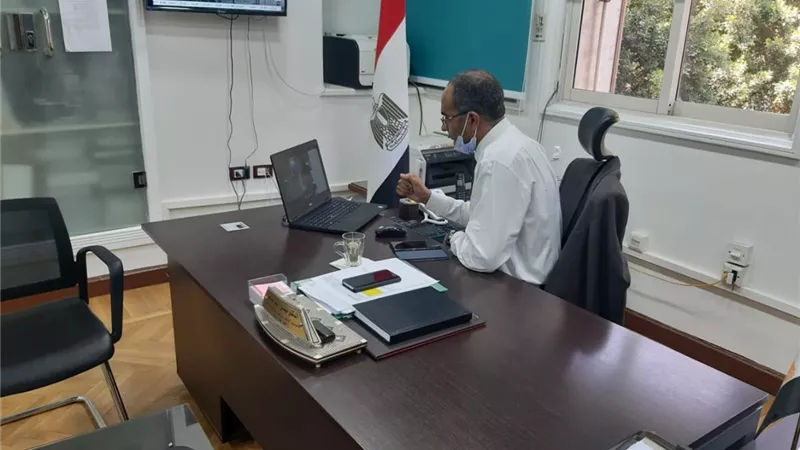 نائب وزير الإسكان يتابع أعمال جهاز تنظيم مياه الشرب والصرف الصحي