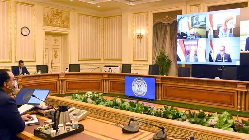 رئيس الوزراء يُتابع مشروع ميكنة وتطوير مكاتب التوثيق