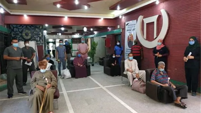 مستشفى قنا العام يعلن تعافى وخروج 14 حالة جديدة من المصابين بفيروس كورونا