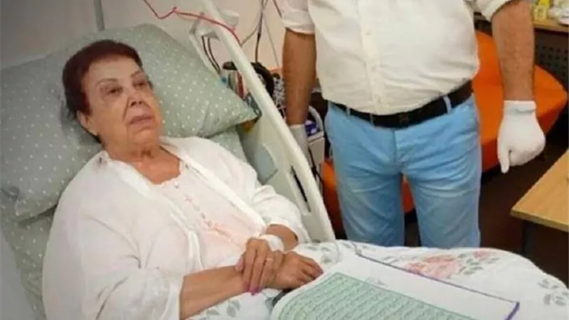 طبيب رجاء الجداوى ينفى خروجها من المستشفى ويكشف اخر تطوراتها الصحية