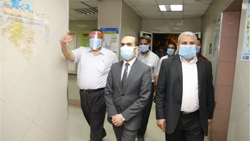 نائب محافظ سوهاج يتفقد مستشفى البلينا المركزي