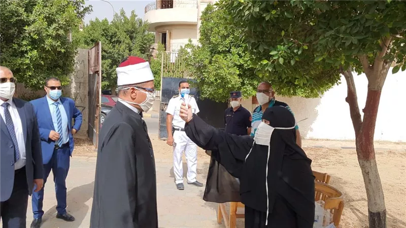 وكيل الأزهر يتفقد لجان امتحانات الثانوية الأزهرية في أول أيامها