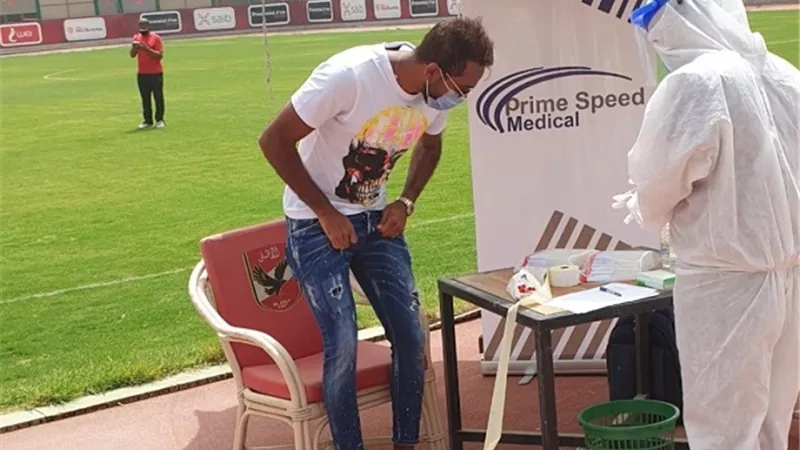 لاعبو الاهلى يخضعون لمسحة طبية استعداد لاستئناف التدريبات