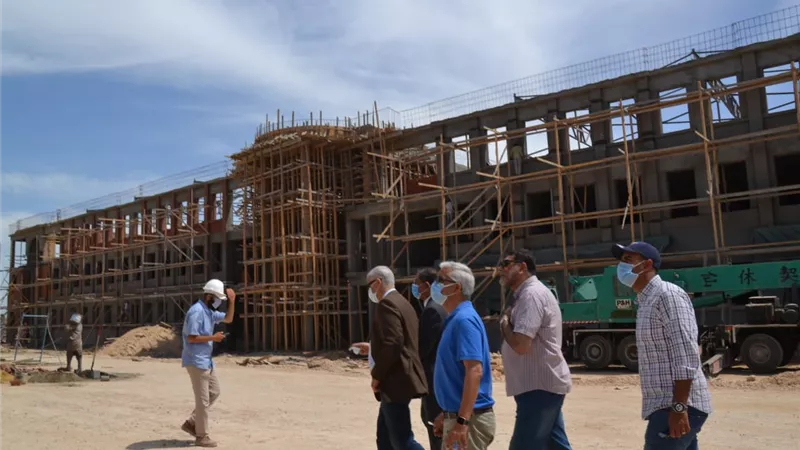 رئيس جامعة الإسكندرية يتفقد أعمال الإنشاءات الجديدة لمبانى الجامعة