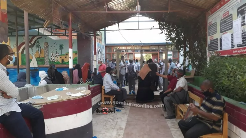 طلاب أسوان سعداء من اللغة العربية