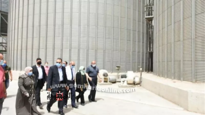 محافظ الشرقية يتفقد صوامع ههيا للاطمئنان على توريد الذهب الاصفر