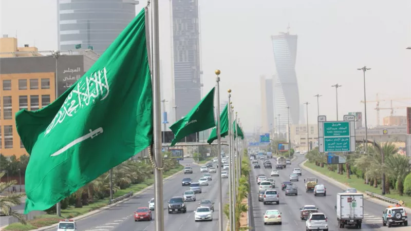 بعد 3 أشهر من الحظر الكلي.. السعودية تدخل مرحلة الانتعاش الاقتصاد