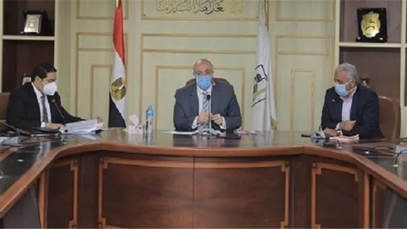 محافظ بني سويف يتابع حصر أراضي وأصول الدولة غير المستغلة