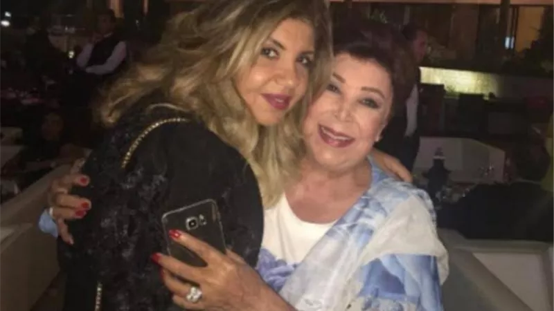 بوسي شلبى تطلب من محبى رجاء الجداوى الدعاء لها بعد تدهور حالتها