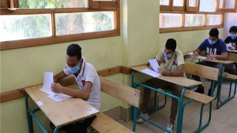 لطلاب الثانوية العامة.. 5 أخطاء يجب تجنبها عند ارتداء الكمامة في الامتحان