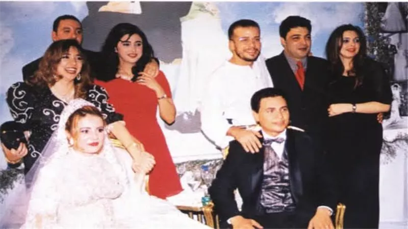 ذكريات .. احمد زكى شاهد على عقد قرآن رانيا محمود ياسين ومحمد رياض