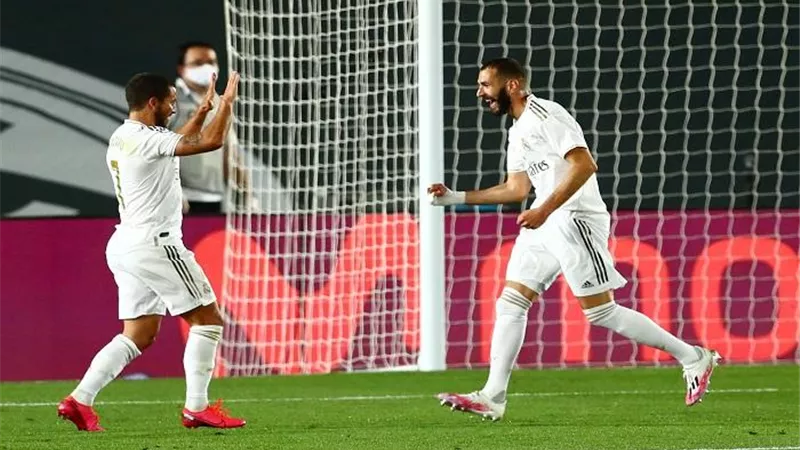 الدورى الإسبانى.. بنزيمه يقود هجوم ريال مدريد أمام سوسيداد