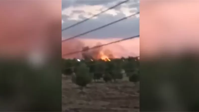 انفجار مستودع للذخيرة في ريف القامشلي بسوريا وأنباء عن سقوط قتلى وجرحى .. فيديو
