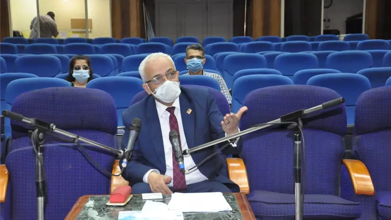 حجازي لمصححي العربي :تقدير العينة العشوائية لامتحان اللغة العربية للثانوية العامة الخميس ومصلحة الطالب اولا