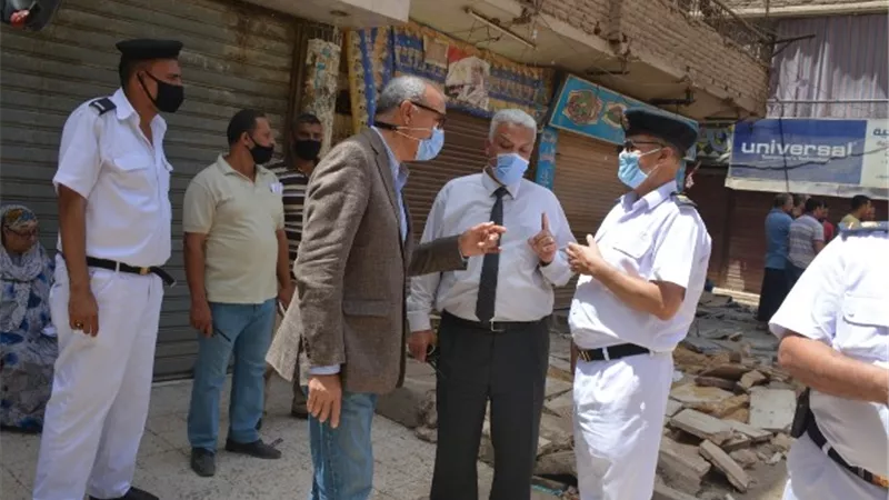 الهجان يقود حملة لازالة الاشغالات بترعة الشابوري بشرق شبرا الخيمة